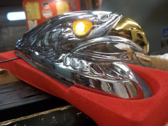 KNUCKLEHEAD PANHEAD SHOVELHEAD "NEW" EAGLE HEAD FENDER LIGHT #360512